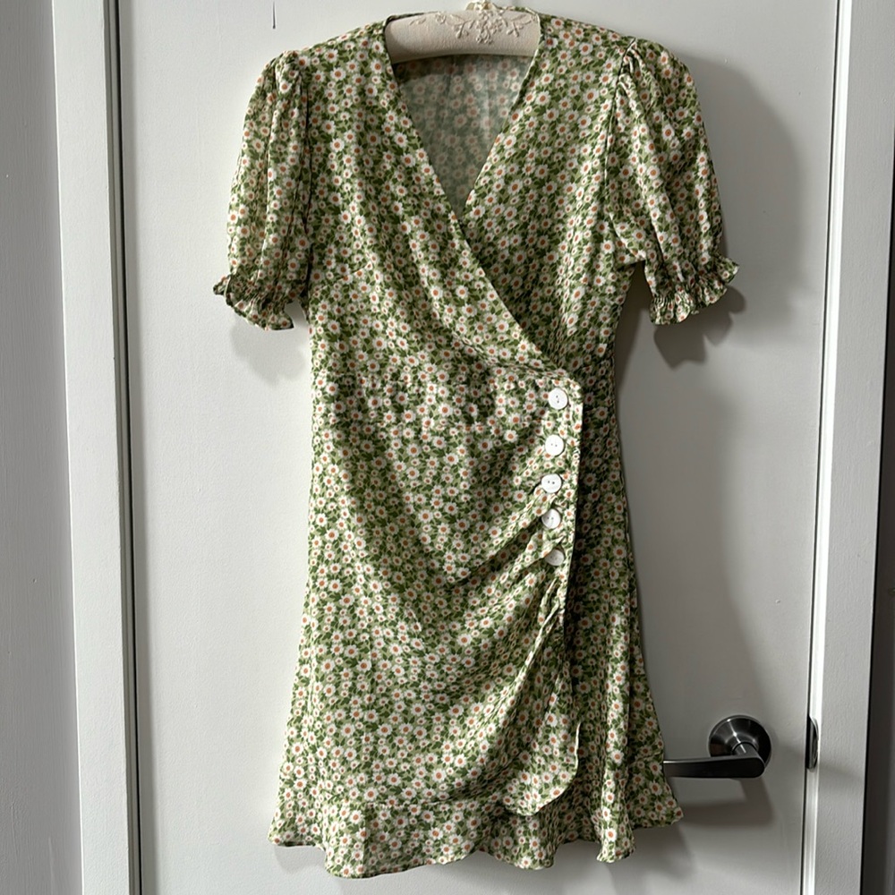 🏝️☀️Vacation/Summer☀️Beautiful Summer Dress -Daisies  🫧